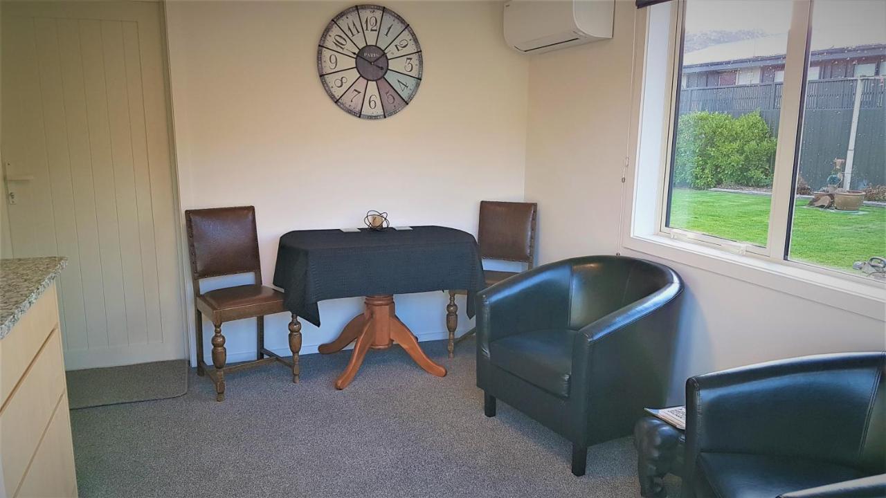 128 On Hazlett Apartment Клайд Екстериор снимка